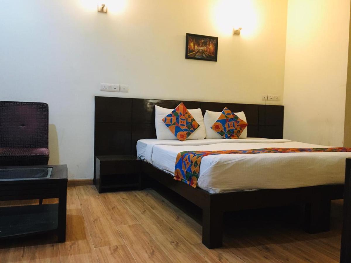 Hotel Merriment Alpha Noida Exterior photo